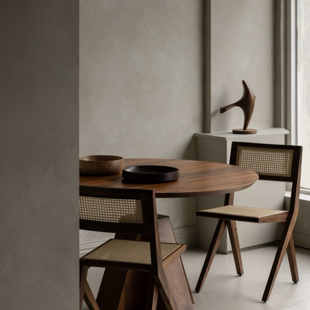 Beistelltische & Tische