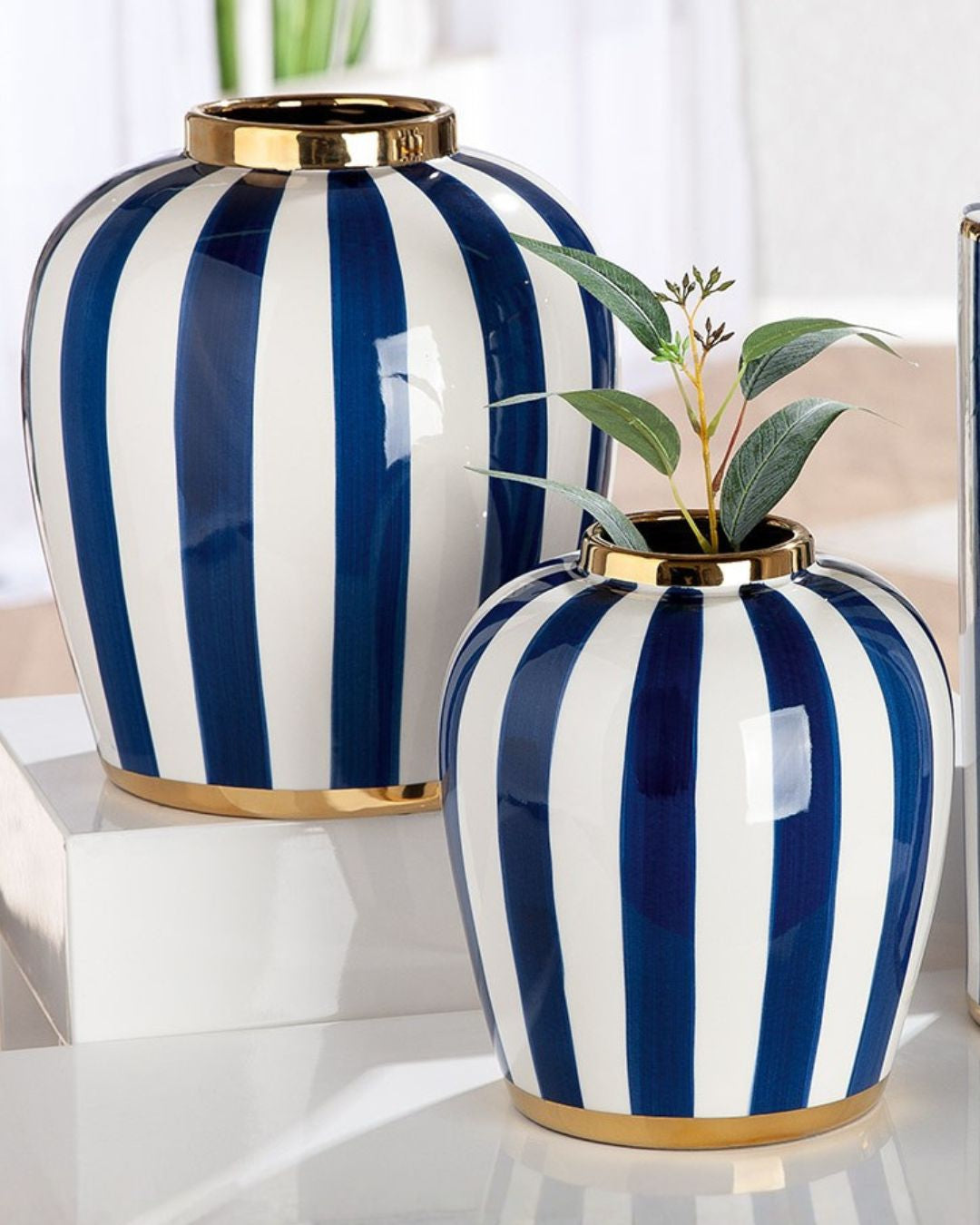 Blaue und weiße Keramikvase, 4 Stück