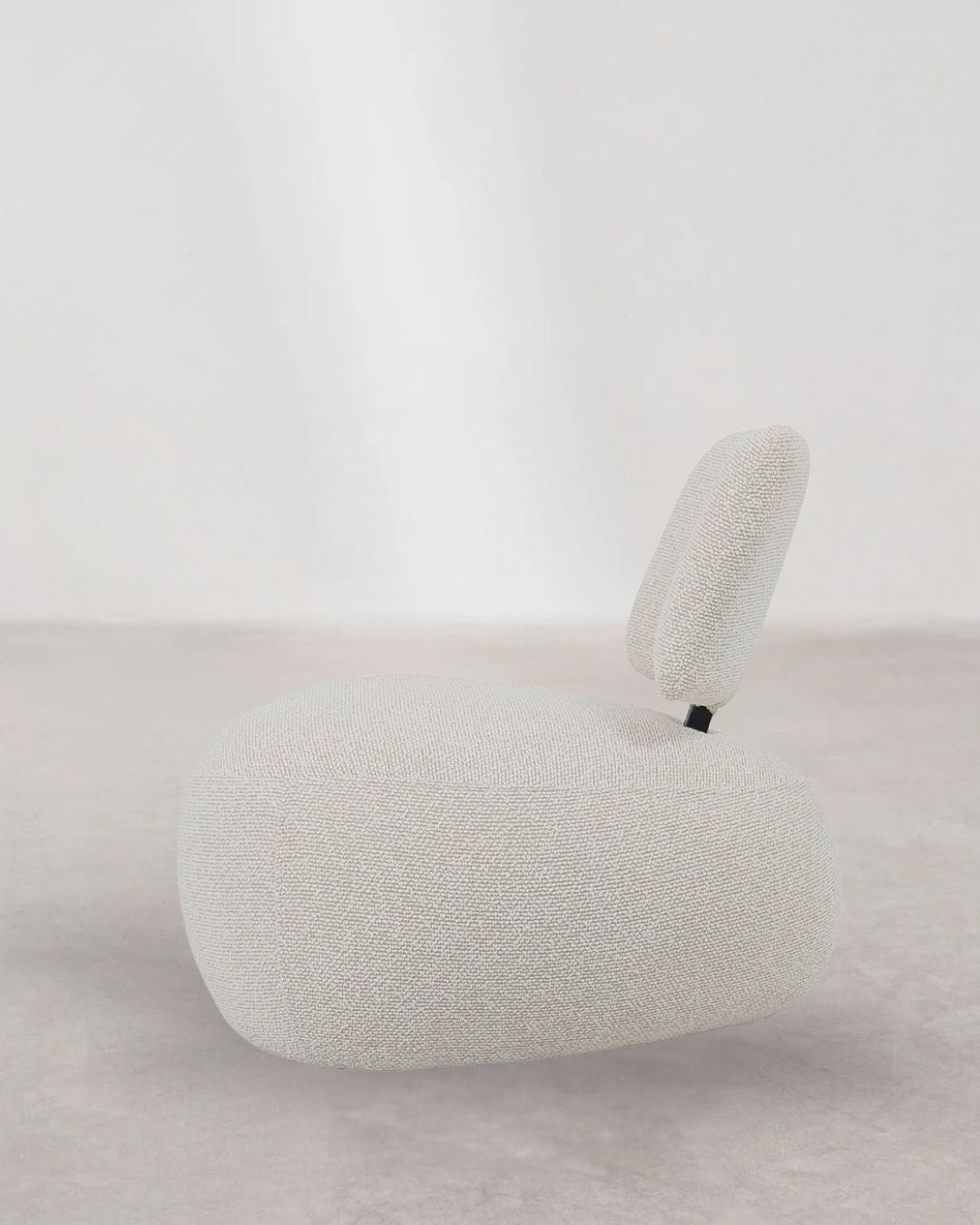 Moderner Sitzhocker aus Polyester und Holz