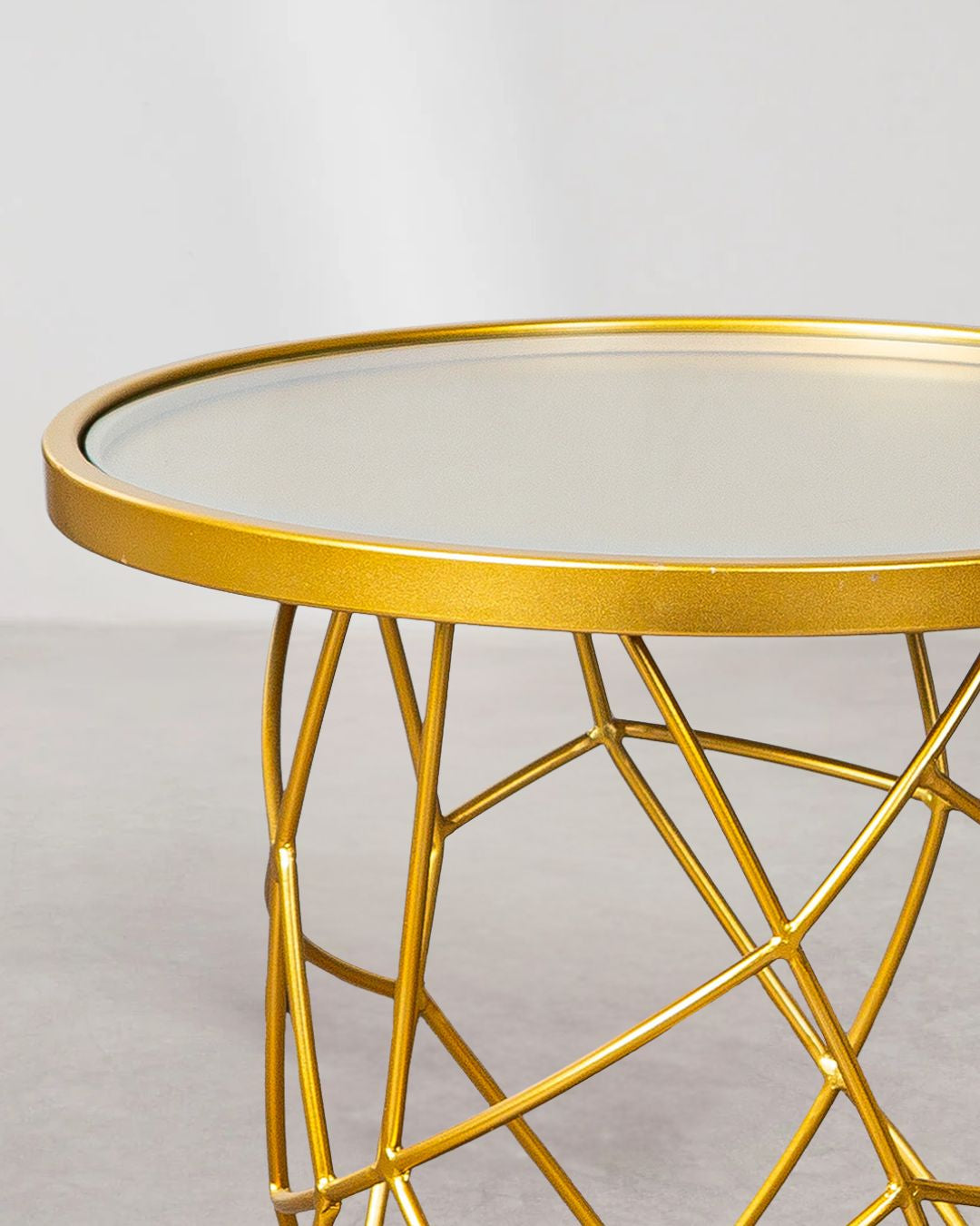 Goldener Beistelltisch mit Glaseinsatz