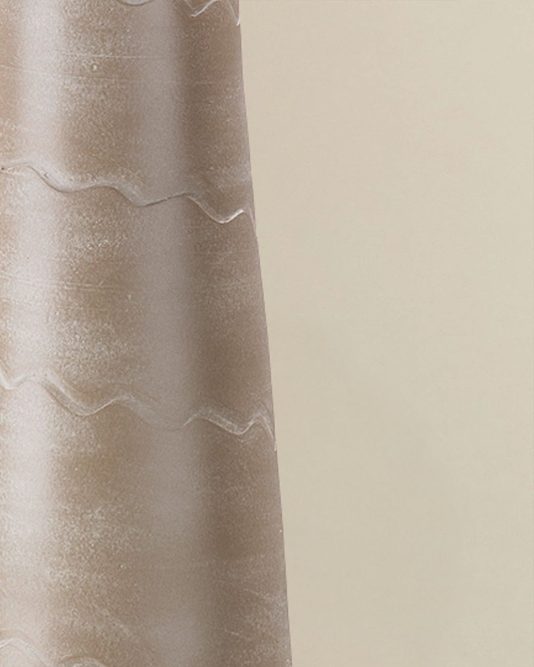 Elegante Keramikvase 80 cm hoch, konische Form