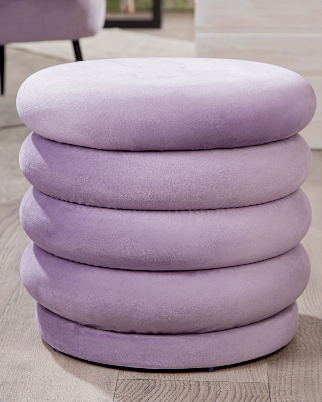 Kompakter Hocker für Wohnzimmer