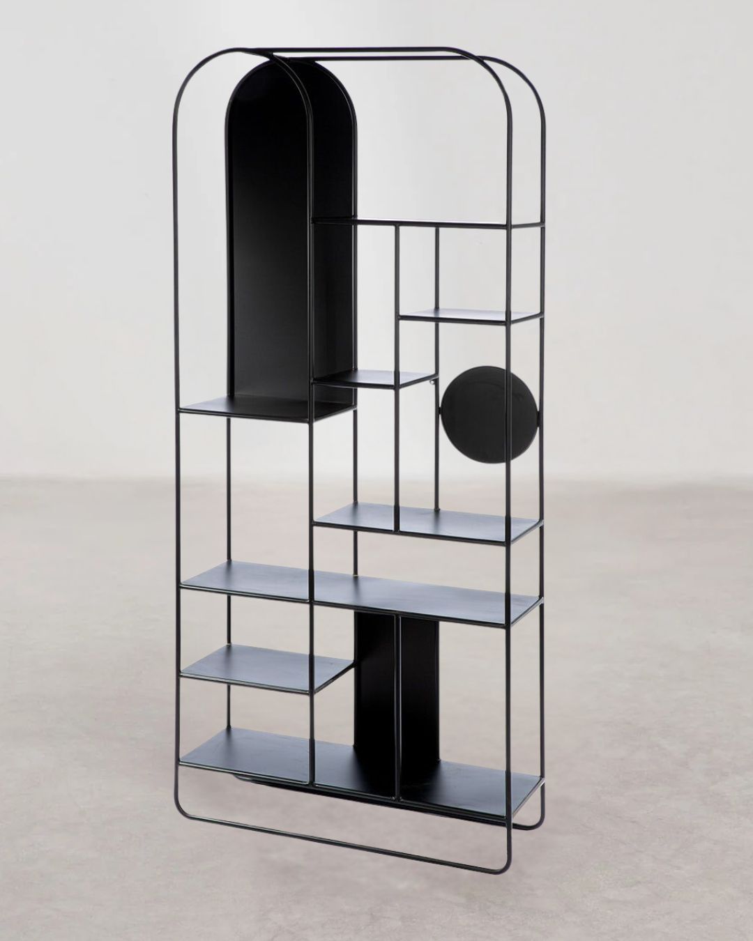 Modernes Metallregal in Schwarz mit 183 cm Höhe für vielseitige Nutzung.