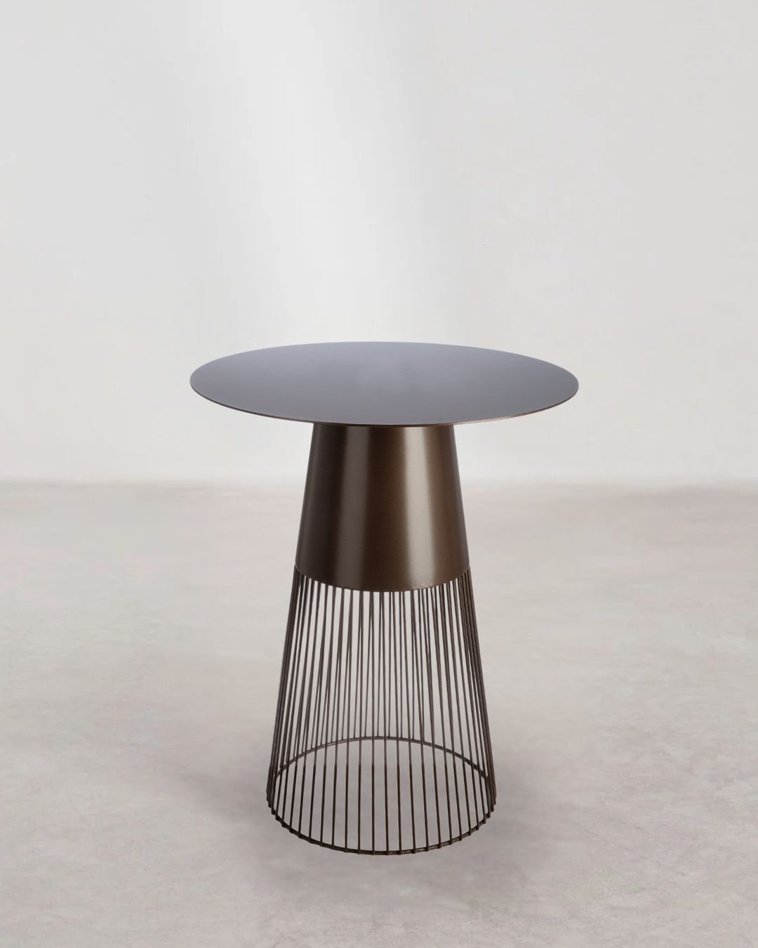 Runder Beistelltisch aus Metall in Dunkelbraun matt, 55 cm hoch