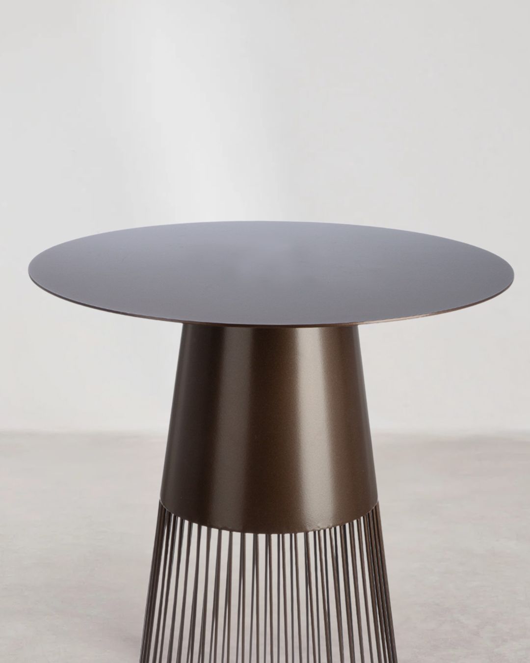 Moderner Metall-Beistelltisch, rund, Durchmesser 45 cm, dunkelbraun