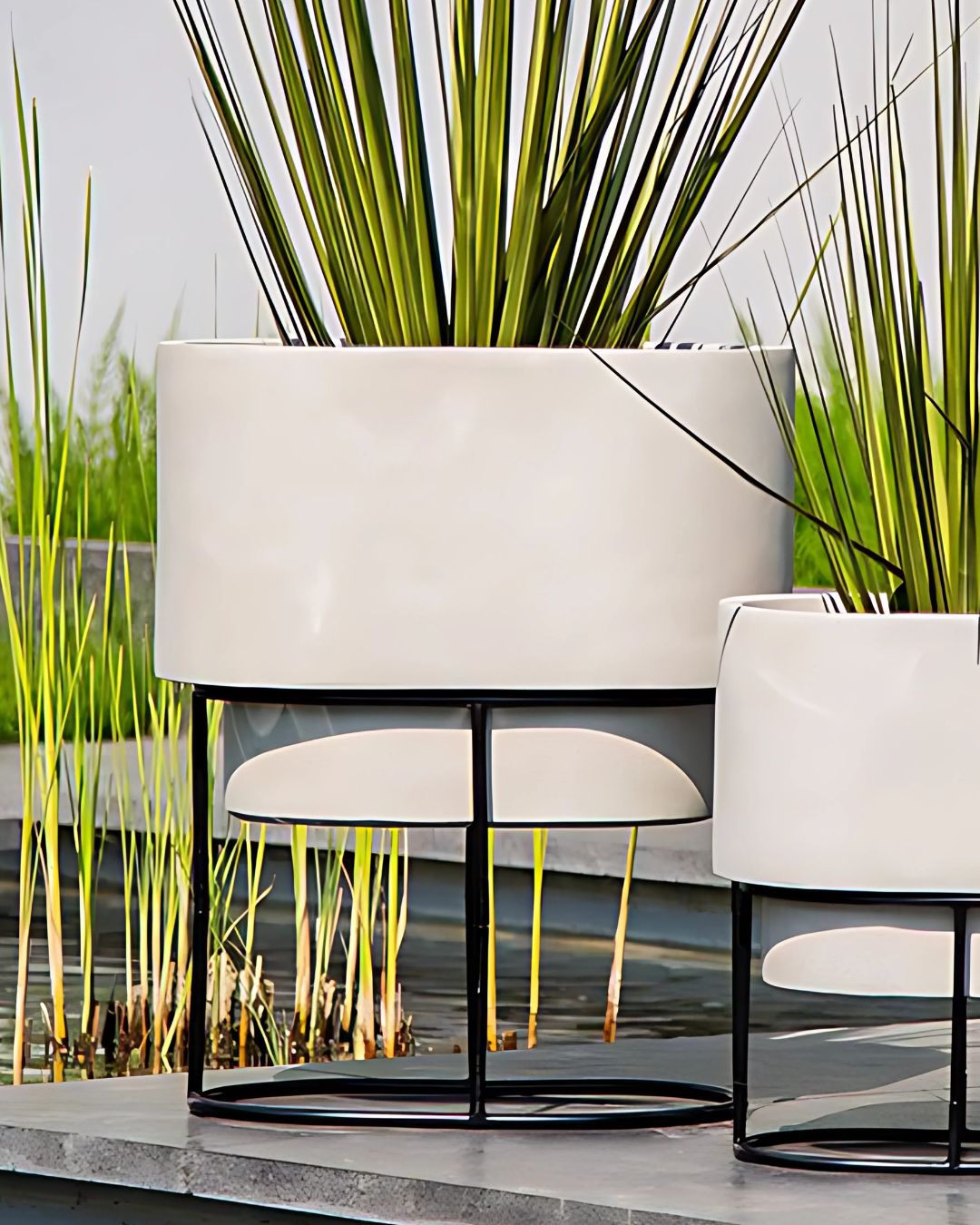 Wetterfeste Übertöpfe in Beige für Pflanzen und Dekoration