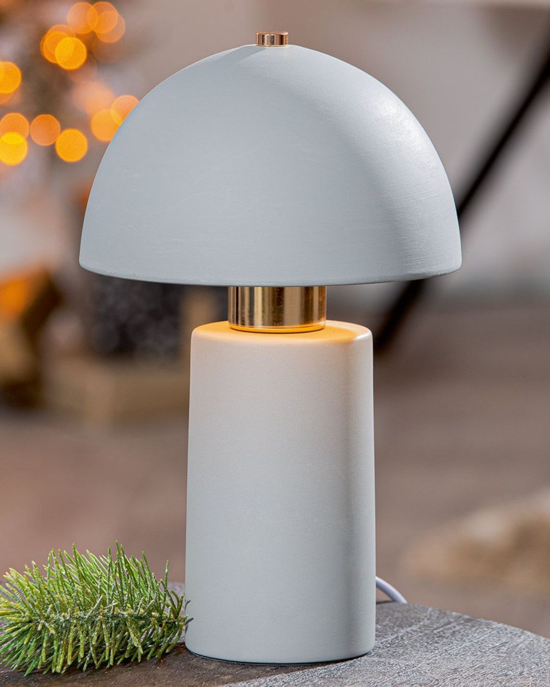 Stilvolle Tischlampe in Pilzform – perfekt für Schlafzimmer und Wohnzimmer.