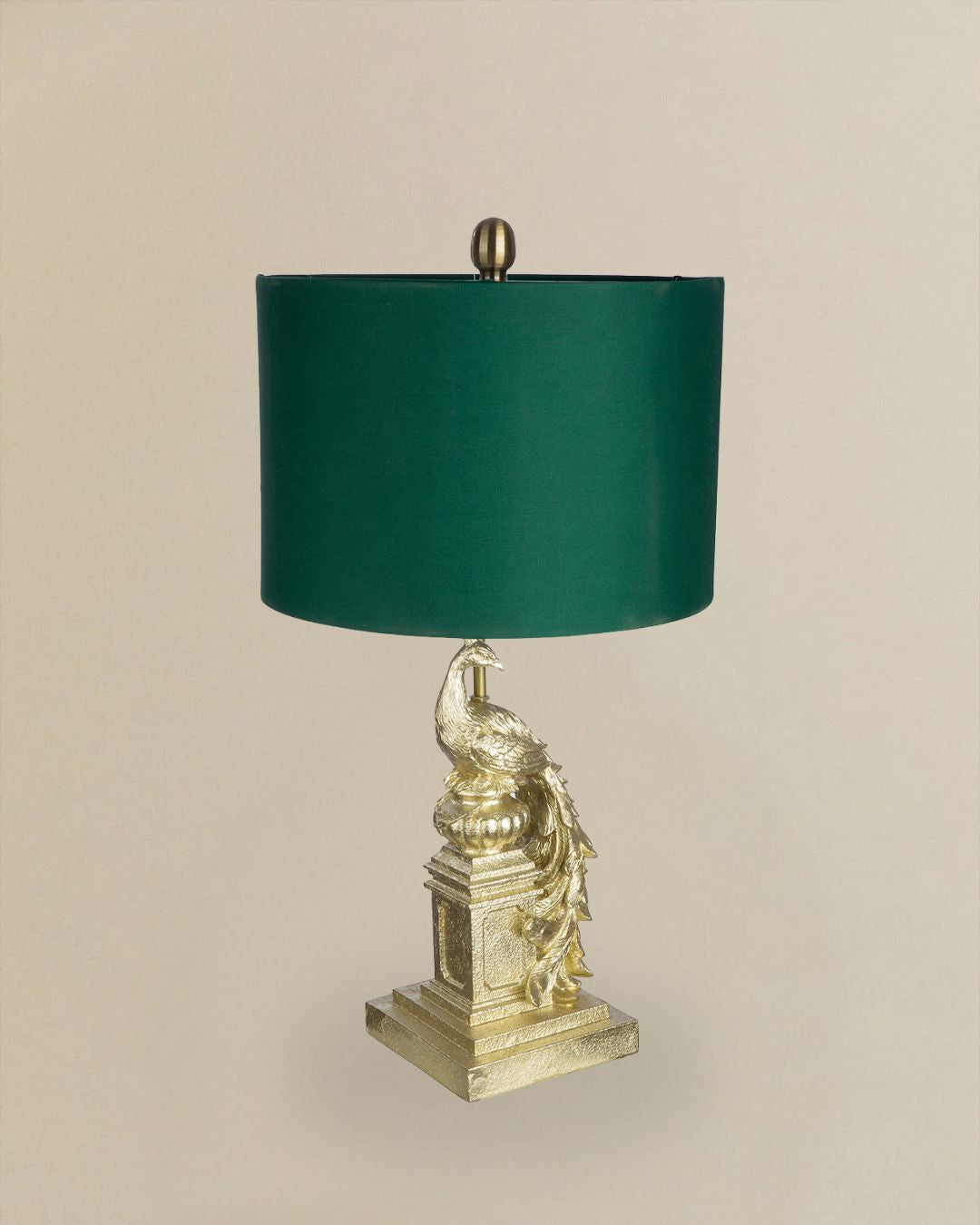 Goldene Tischlampe in Pfauenform