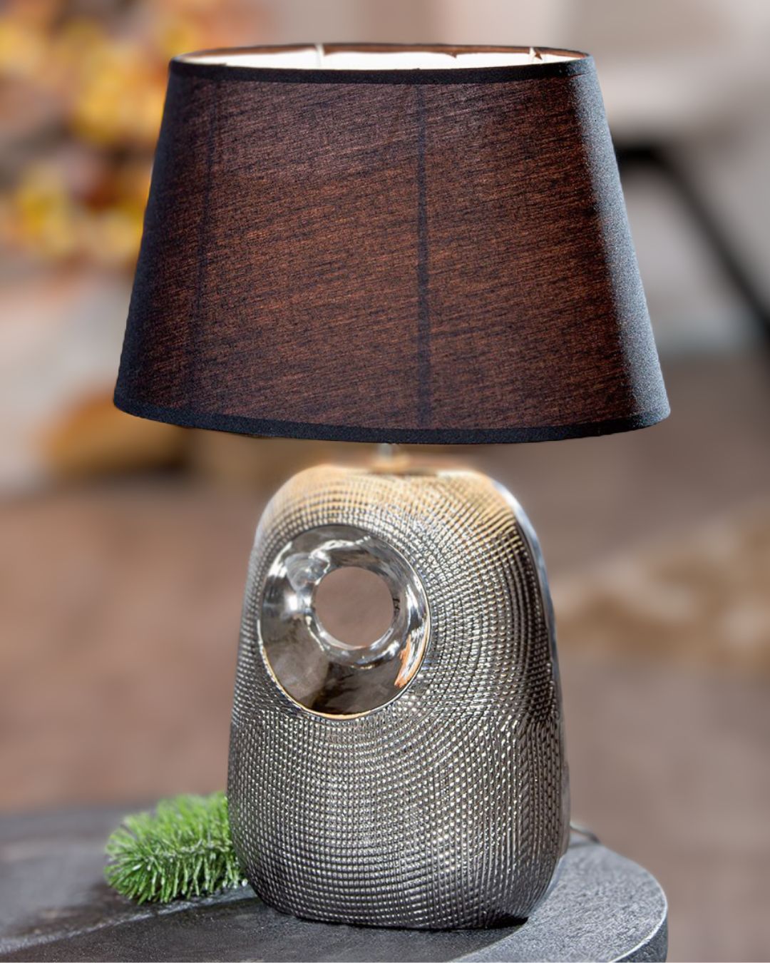 Tischlampe „Manisa“ mit E27-Fassung und schwarzem Kabel (1,30 m).