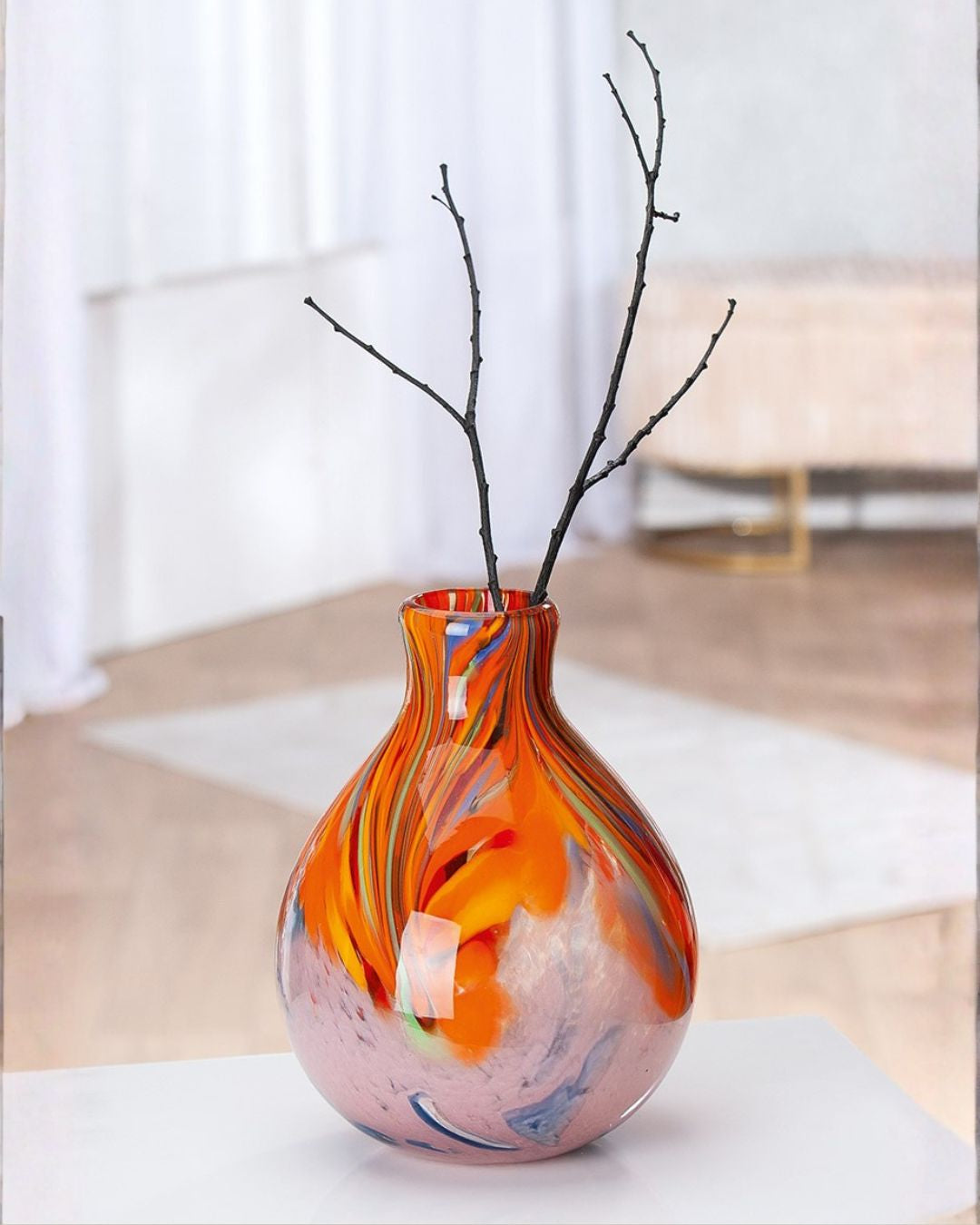 Orange Dekovase aus Glas, Wohnzimmer