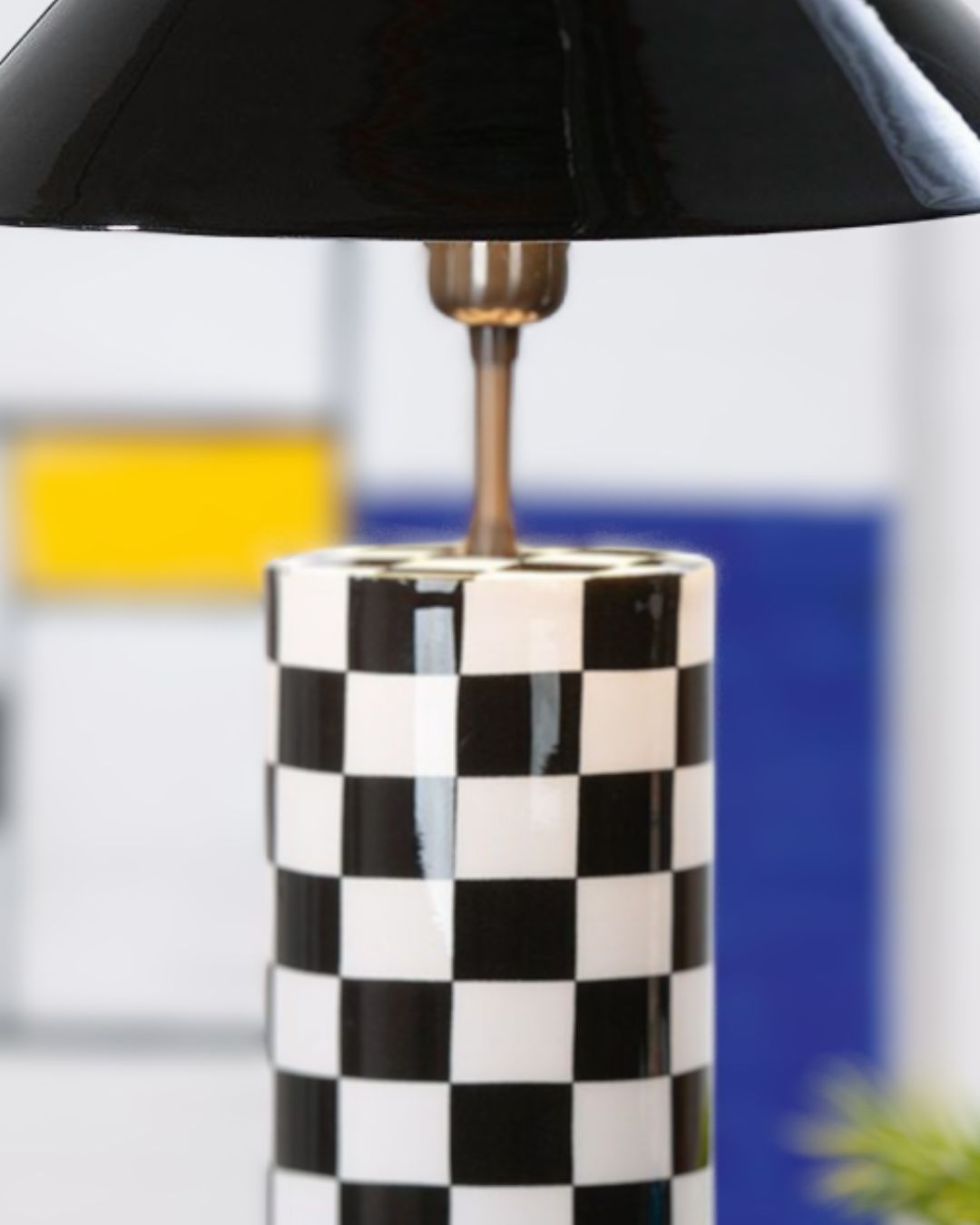Tischlampe „Checkers“ als stilvolle Beleuchtung für moderne Wohnräume.